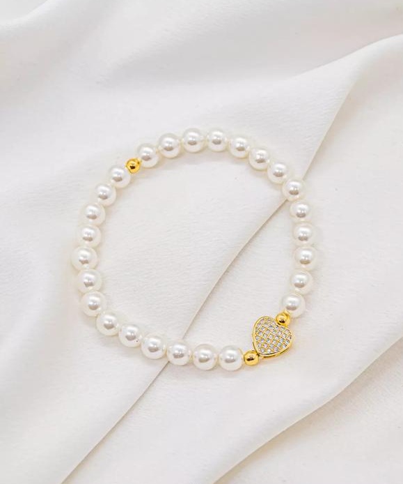 Pulseira de pérolas com coração cravejado