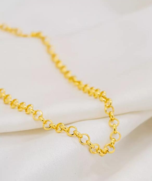 Choker dourada com elos portugueses médios