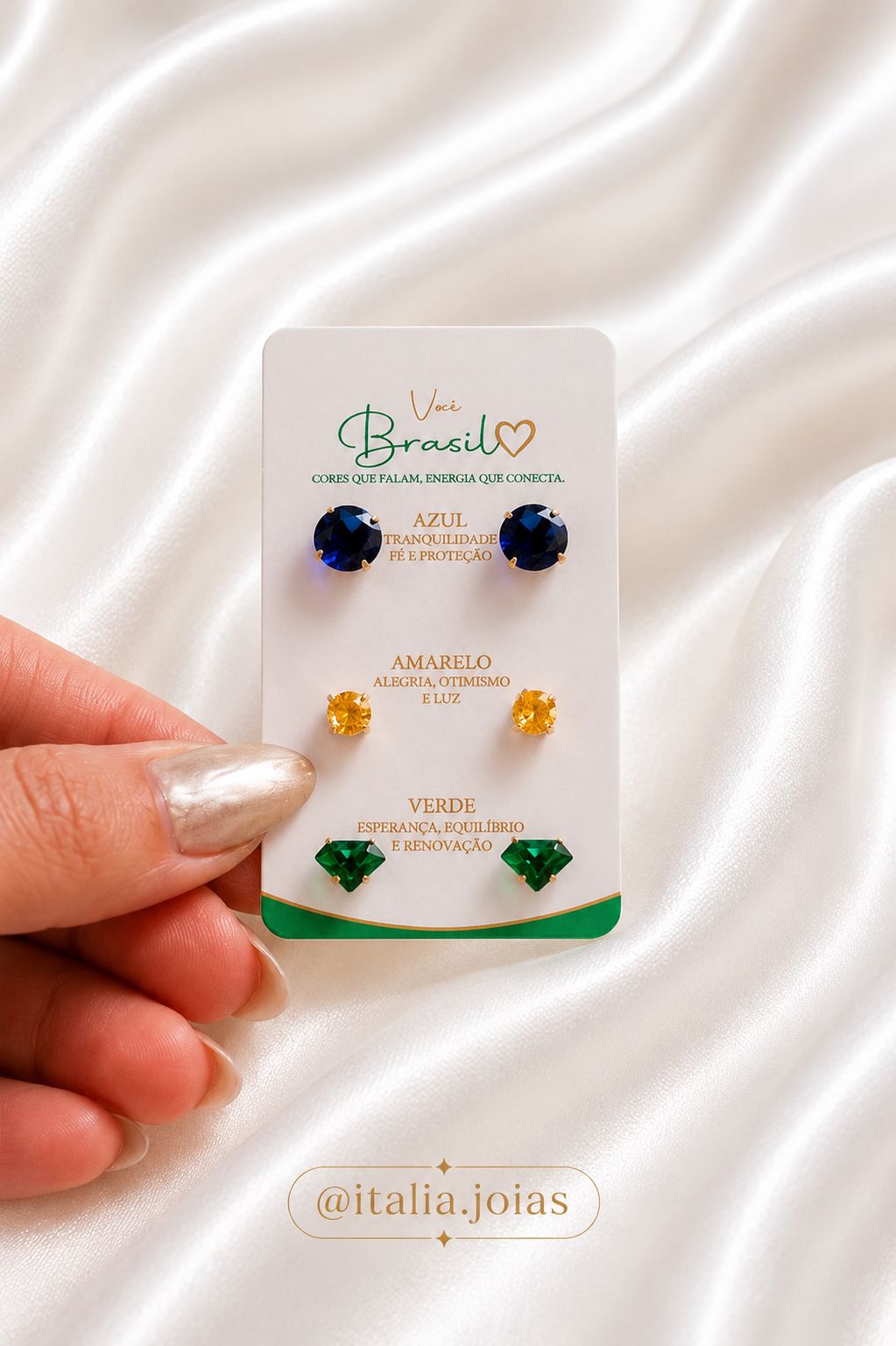 Trio de brincos em banho de ouro com zircônias nas cores do Brasil